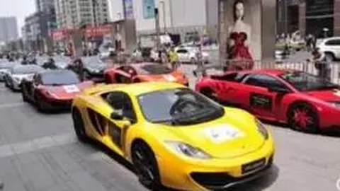 罗纳尔多狱中转至酒店：索求450平米私人球场，笑容重现