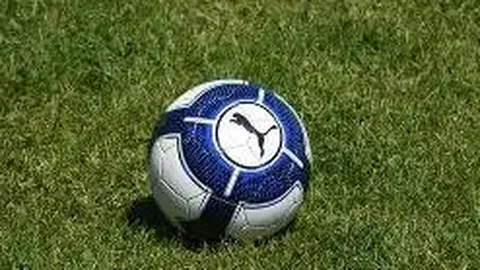 “空中奇观：多型战机编队翱翔，北京市民目睹壮丽景象”